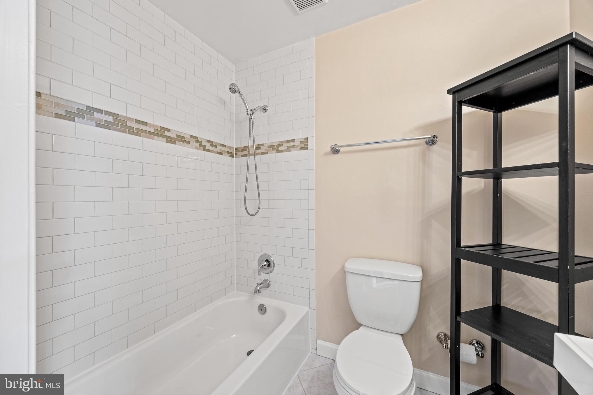 NORTHWOOD PARK VIEW - Residential Lease