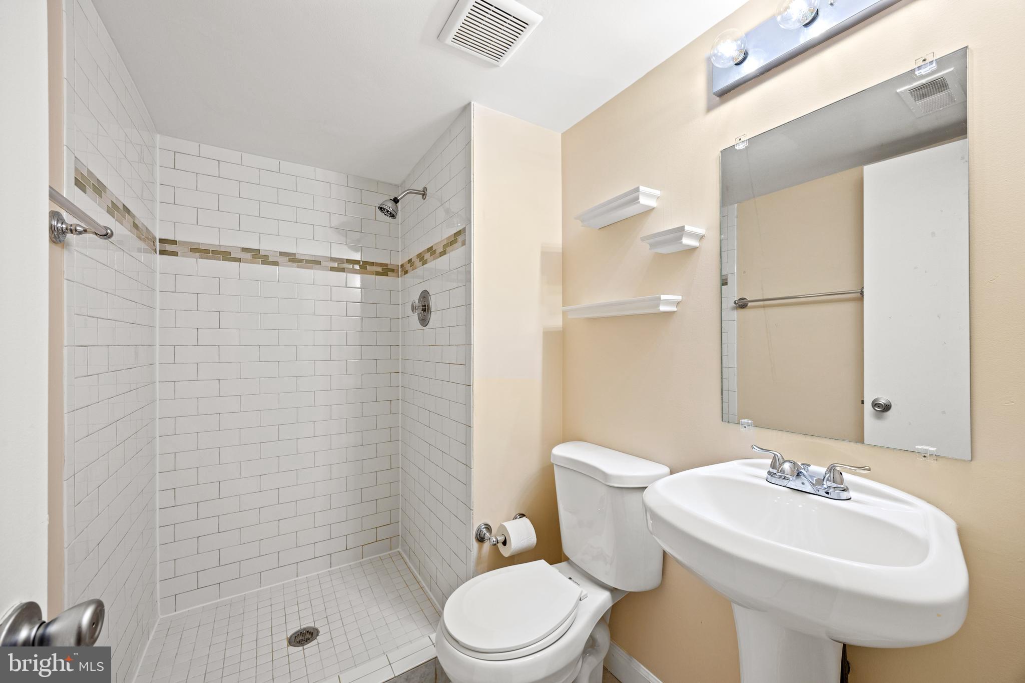 NORTHWOOD PARK VIEW - Residential Lease