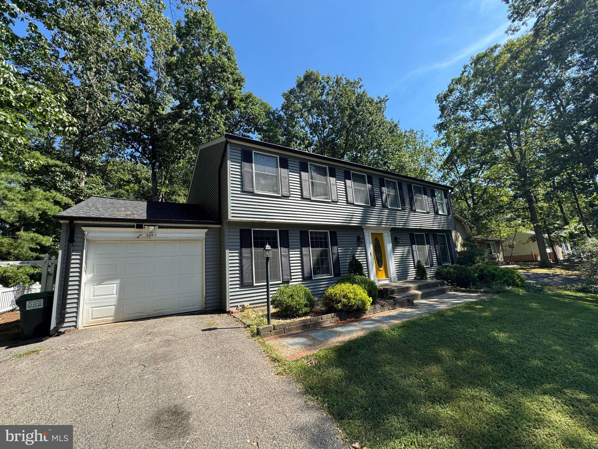1002 HARBOUR DRIVE