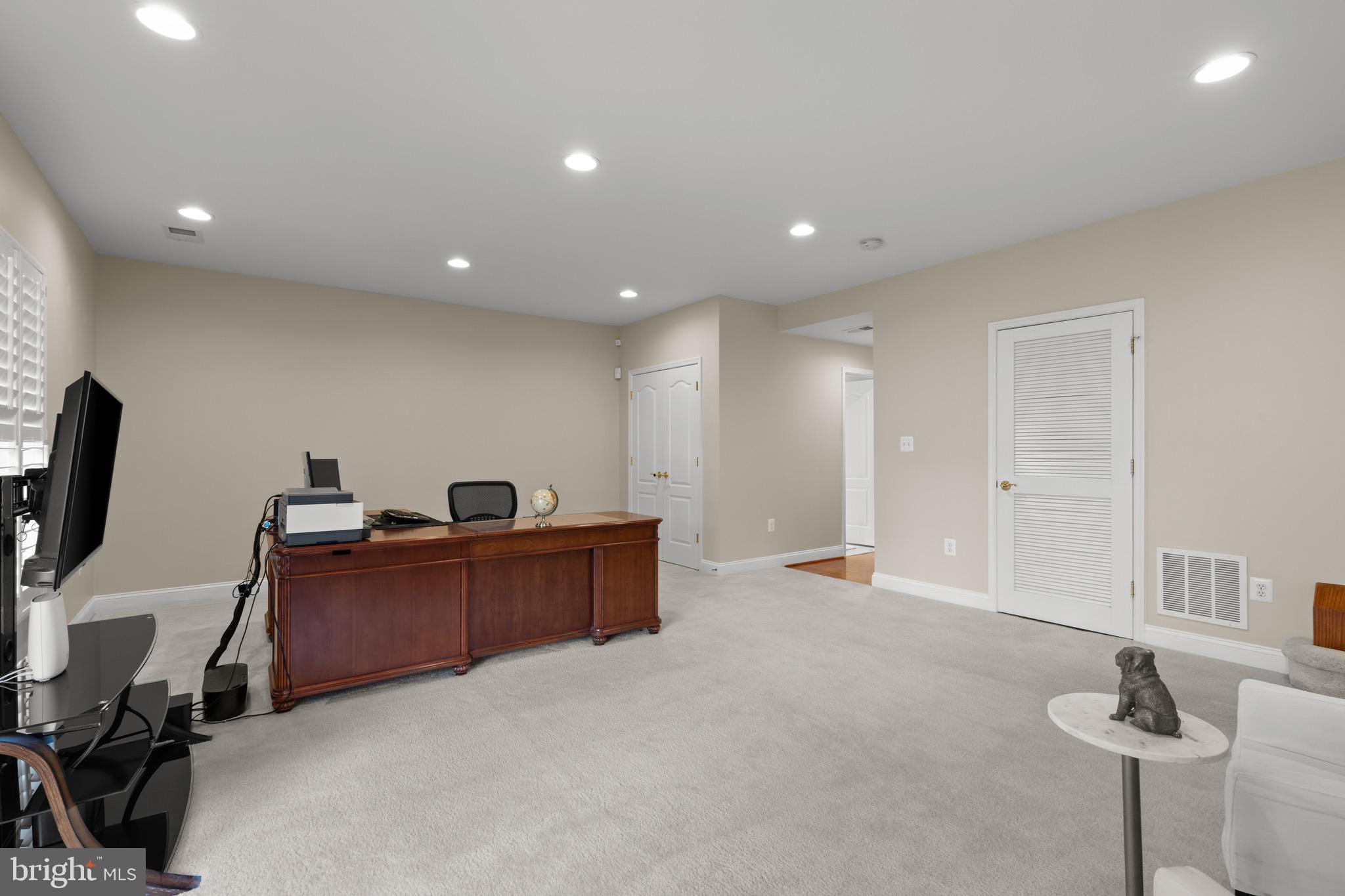 BRADDOCK CORNER - Residential