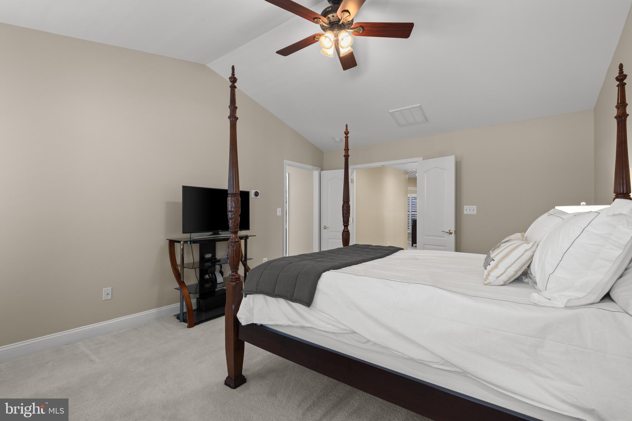 BRADDOCK CORNER - Residential