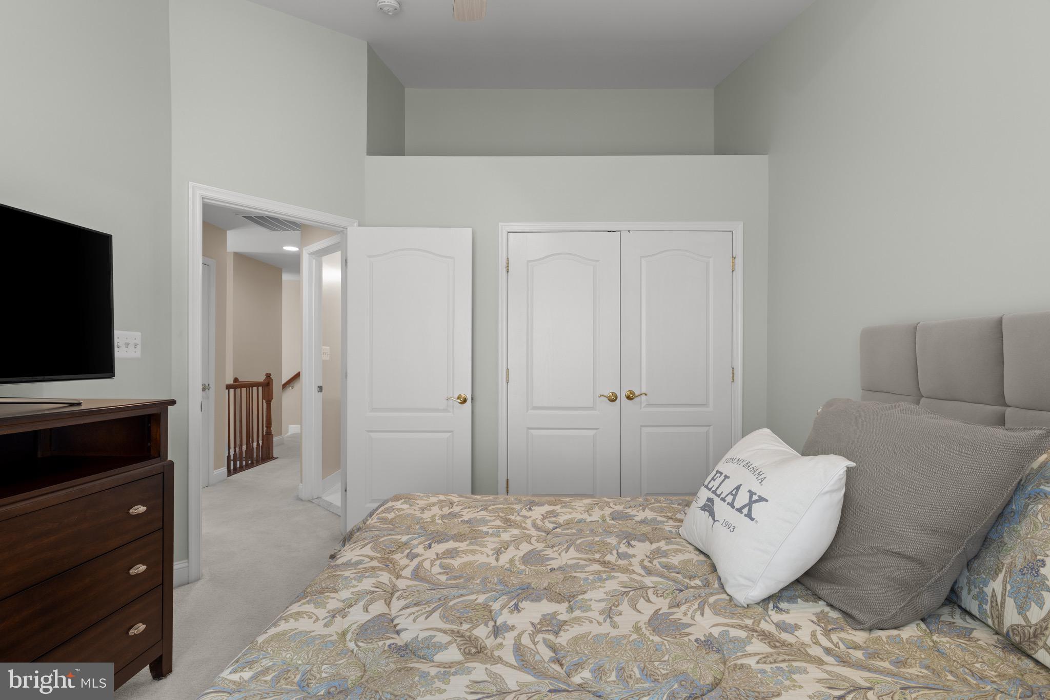 BRADDOCK CORNER - Residential