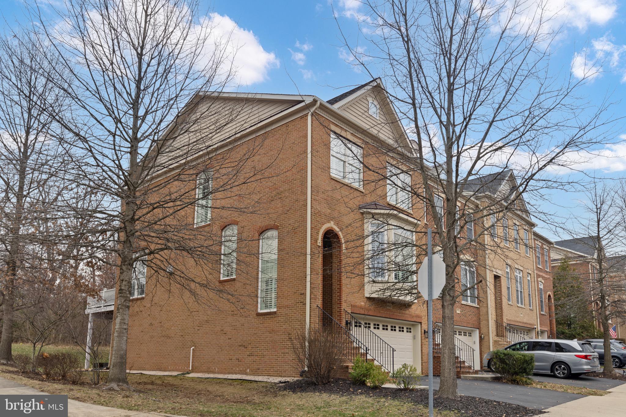 BRADDOCK CORNER - Residential