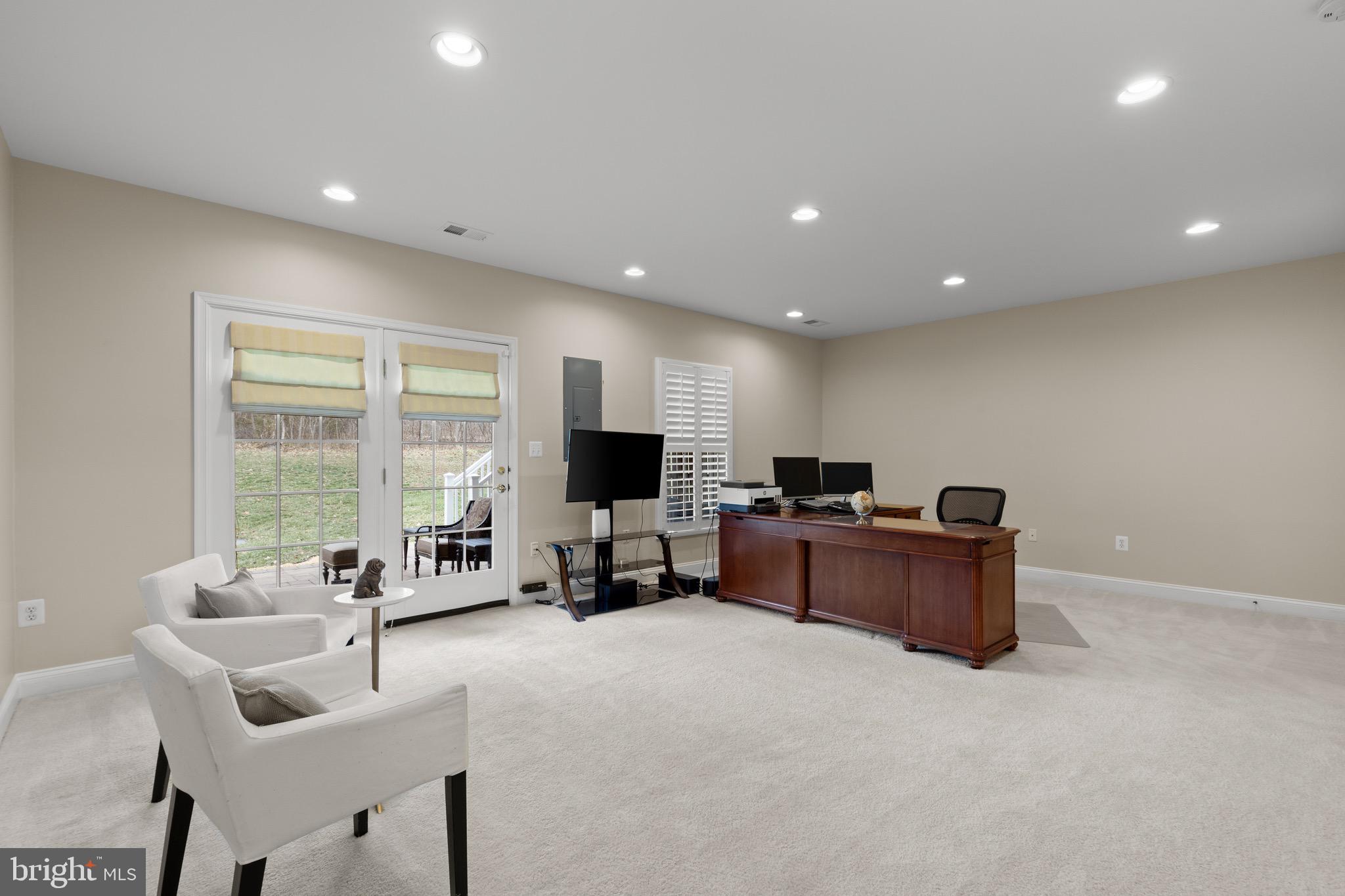 BRADDOCK CORNER - Residential