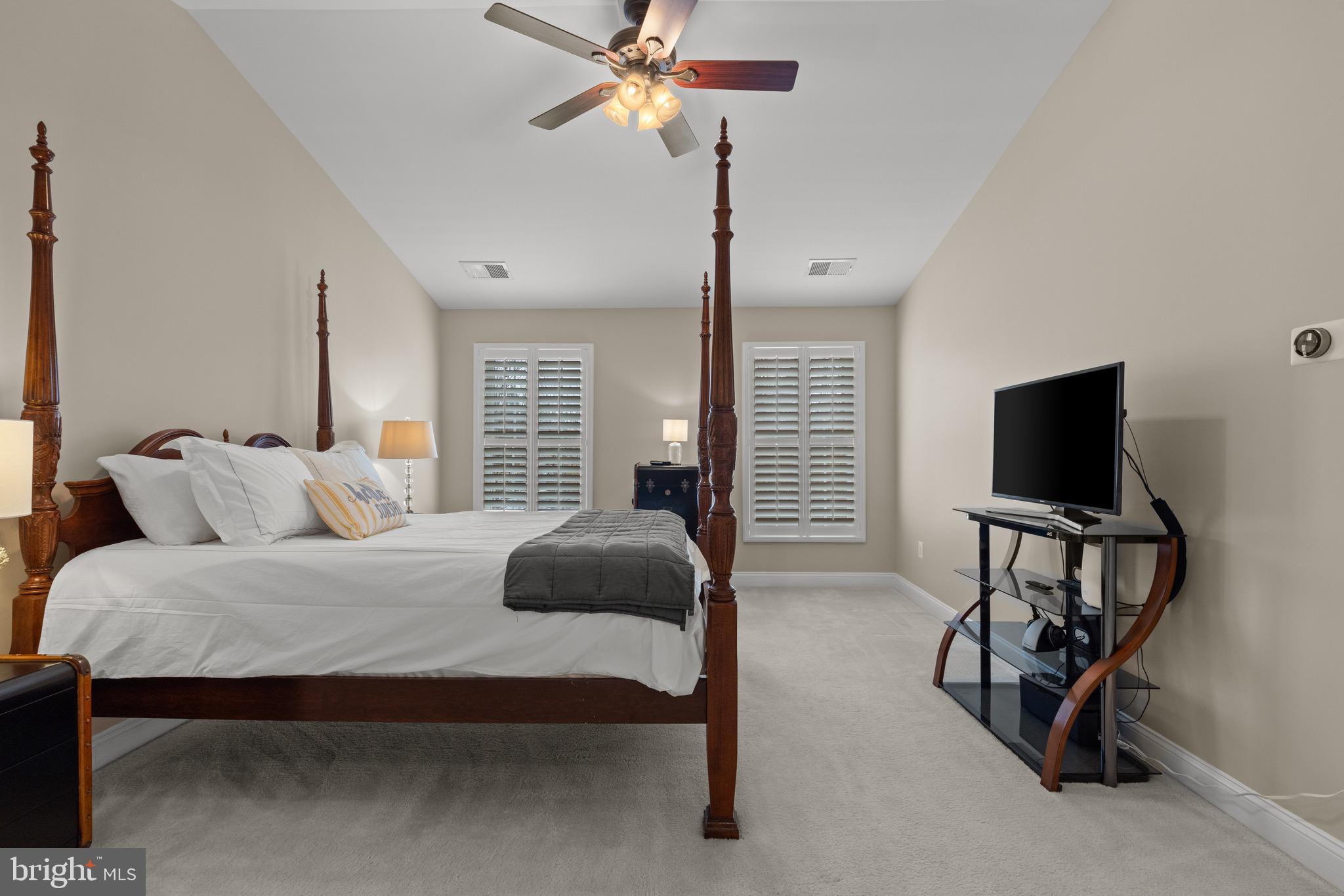 BRADDOCK CORNER - Residential