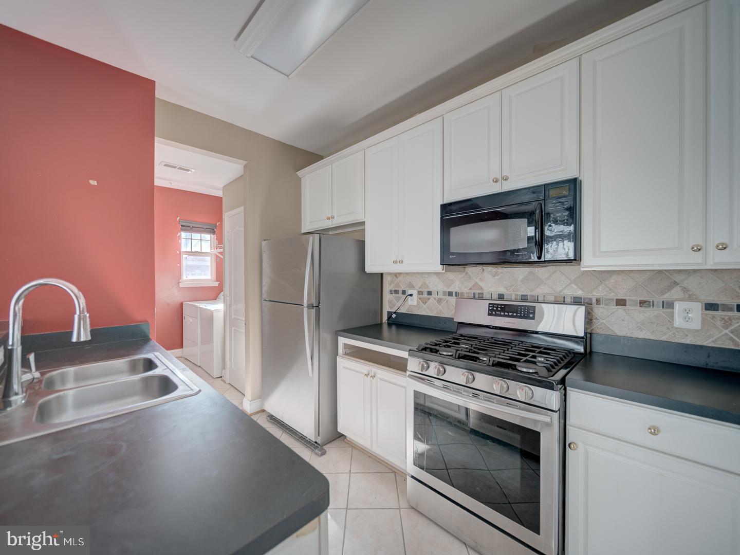 PINES OF LAUREL-PLAT 13- - Residential