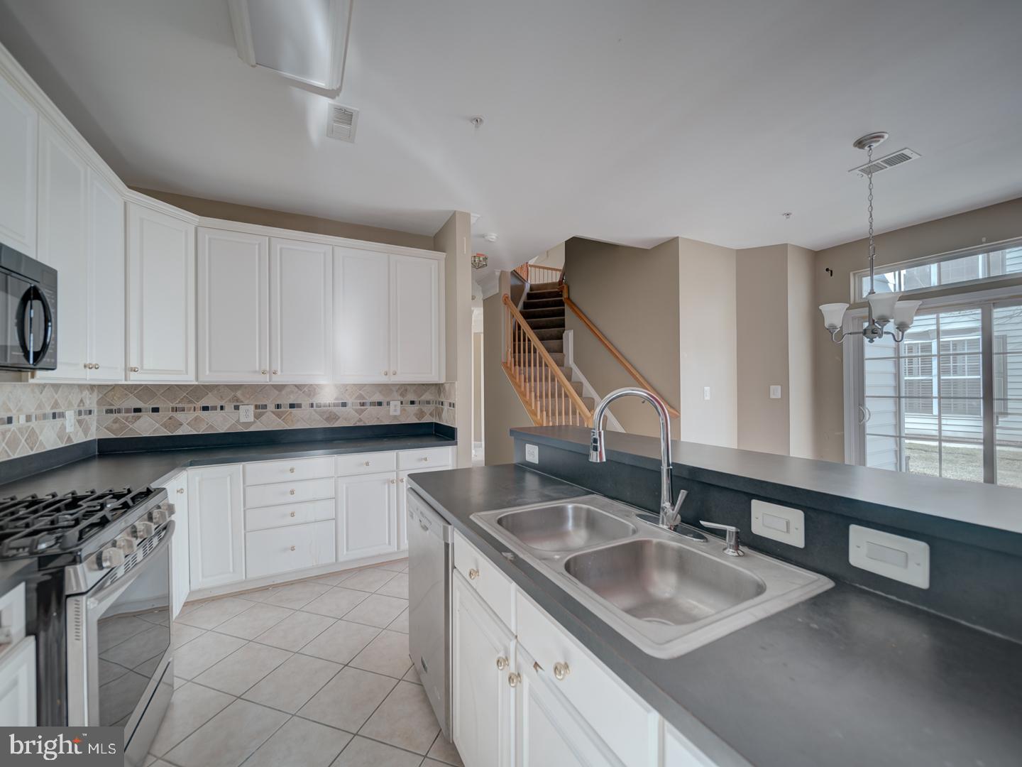 PINES OF LAUREL-PLAT 13- - Residential