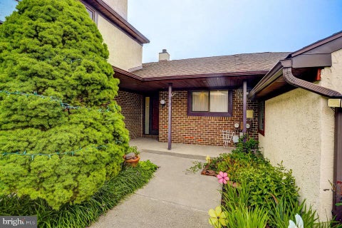 Townhouse For Sale - 97 Palace Court<br/> Bucks County, CHALFONT, PA 18914