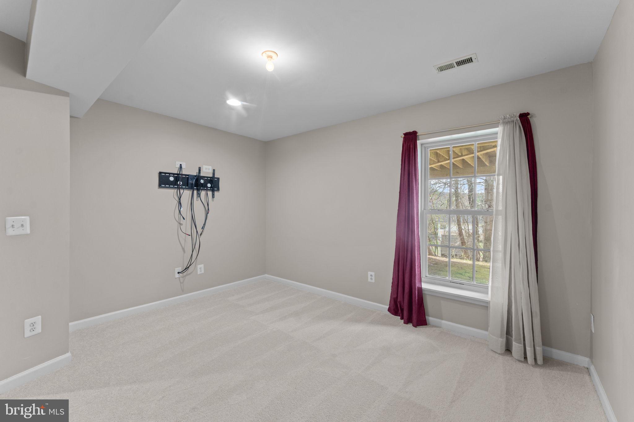 POTOMAC CREST - Residential