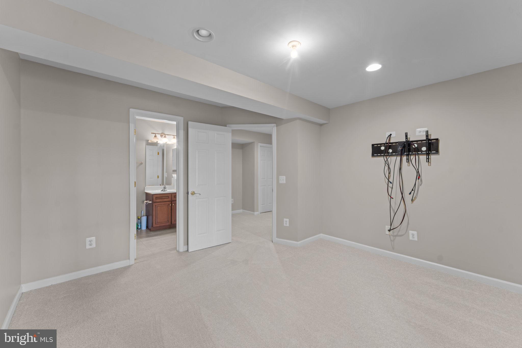 POTOMAC CREST - Residential