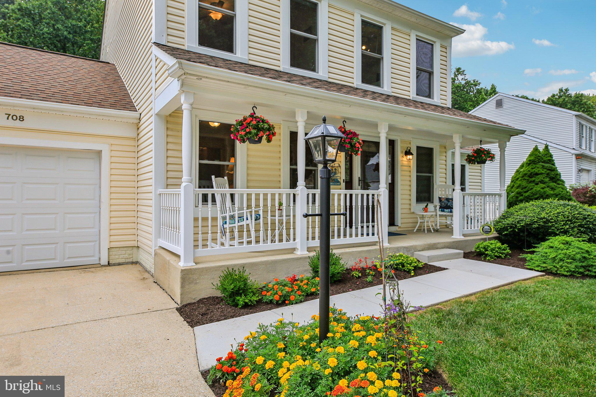 708 HUNTER WAY