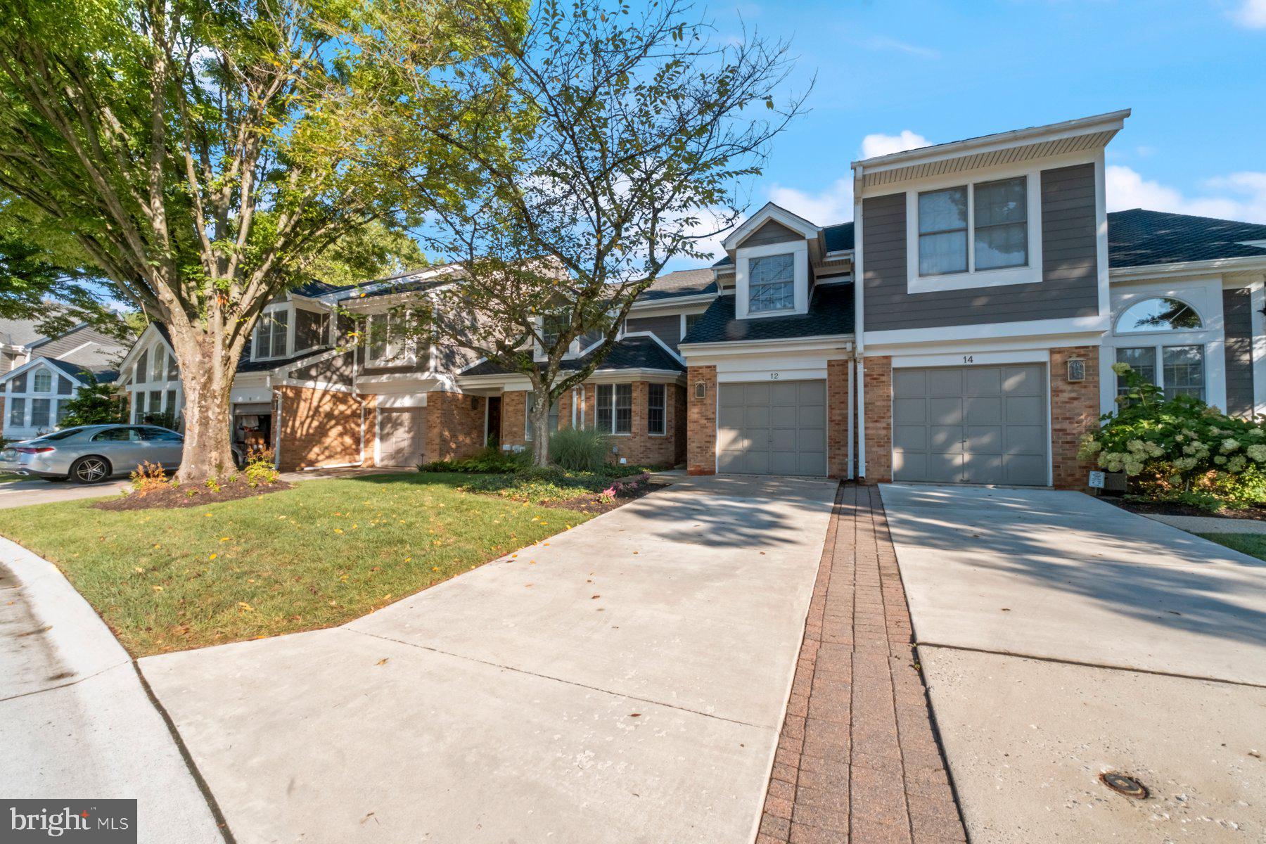 12 RIVER OAKS CIRCLE