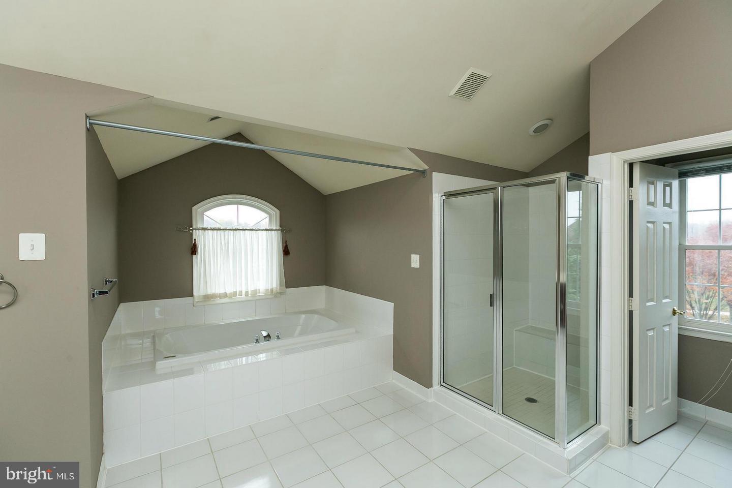 HAMPSHIRE GREENS - Residential