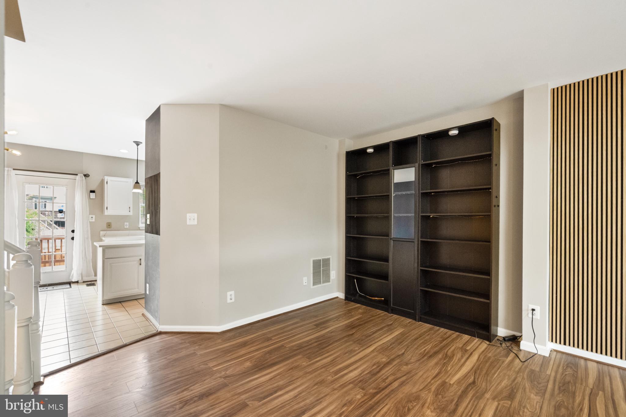 SOUTH RIDING - Residential