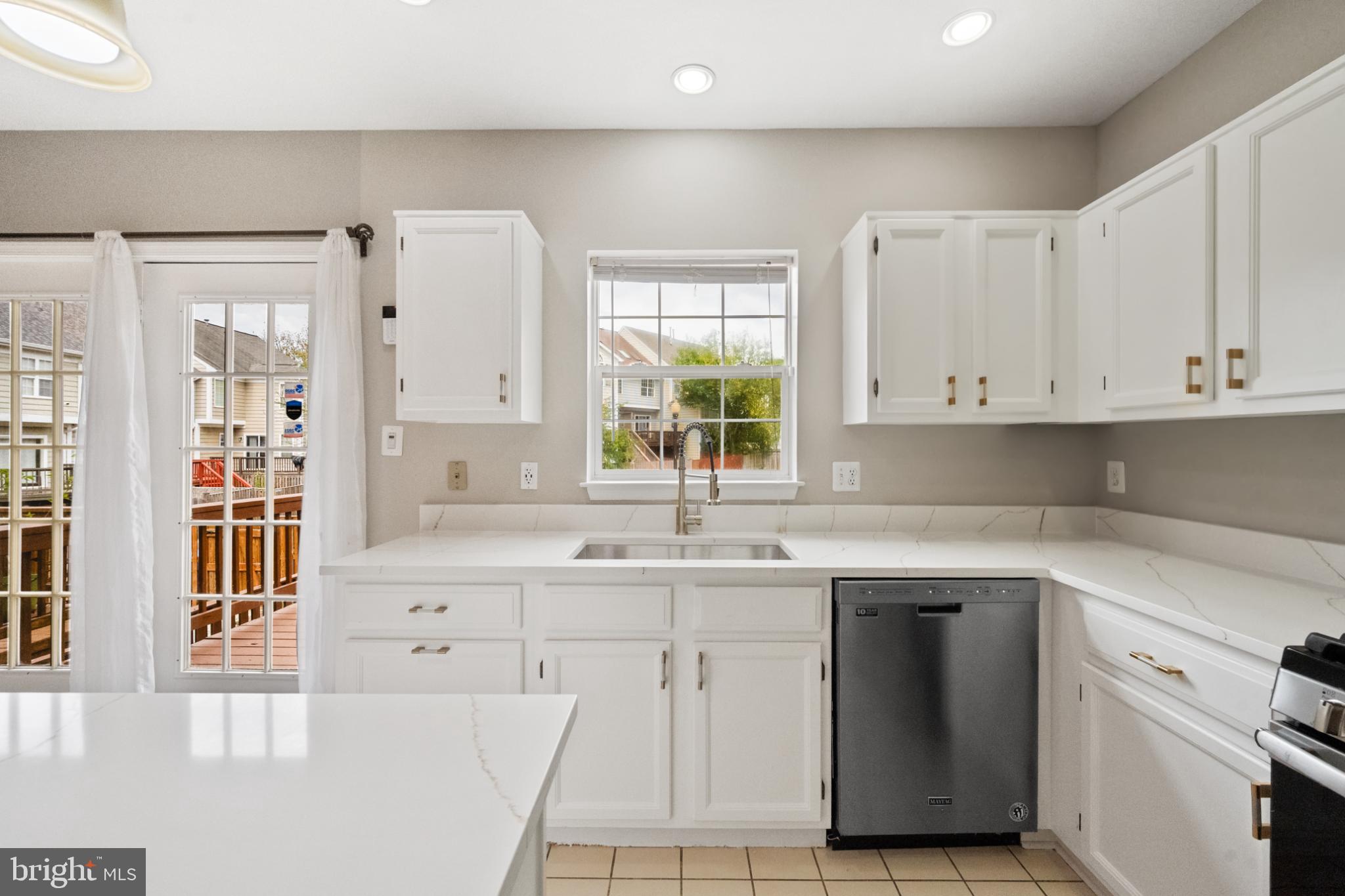 SOUTH RIDING - Residential