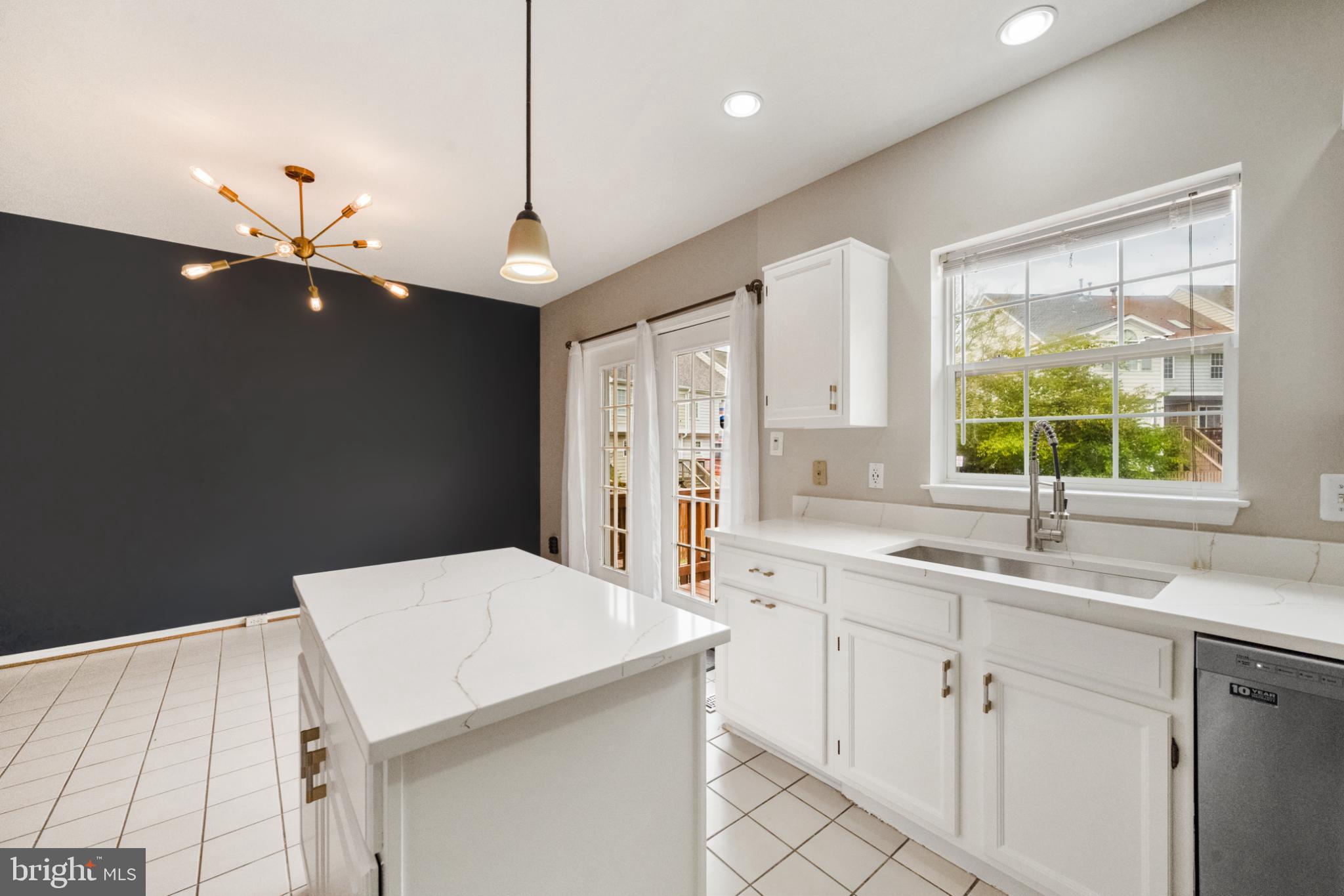 SOUTH RIDING - Residential