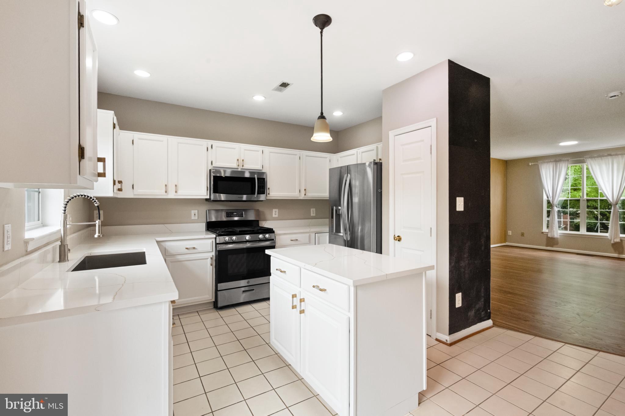 SOUTH RIDING - Residential