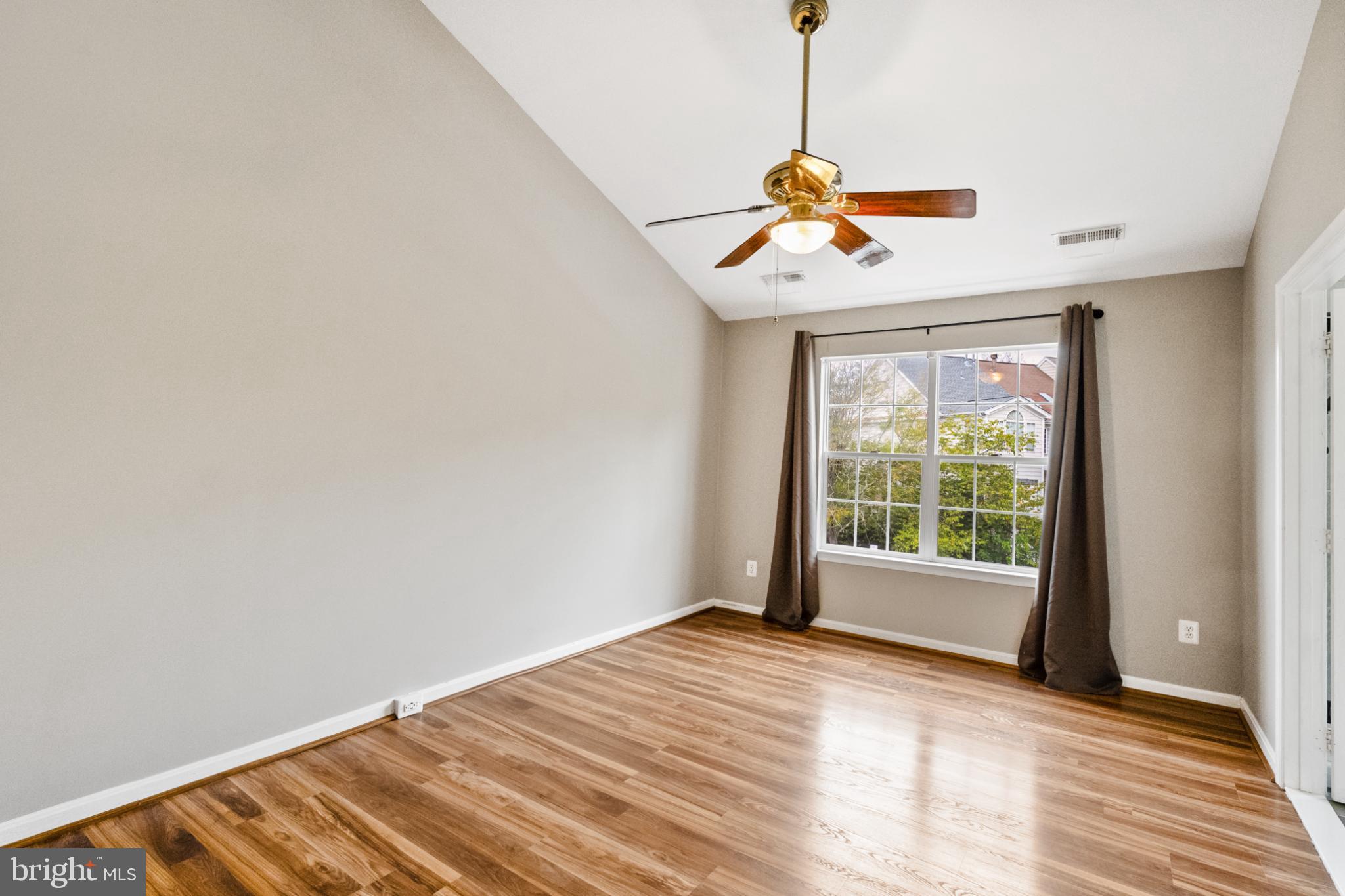 SOUTH RIDING - Residential