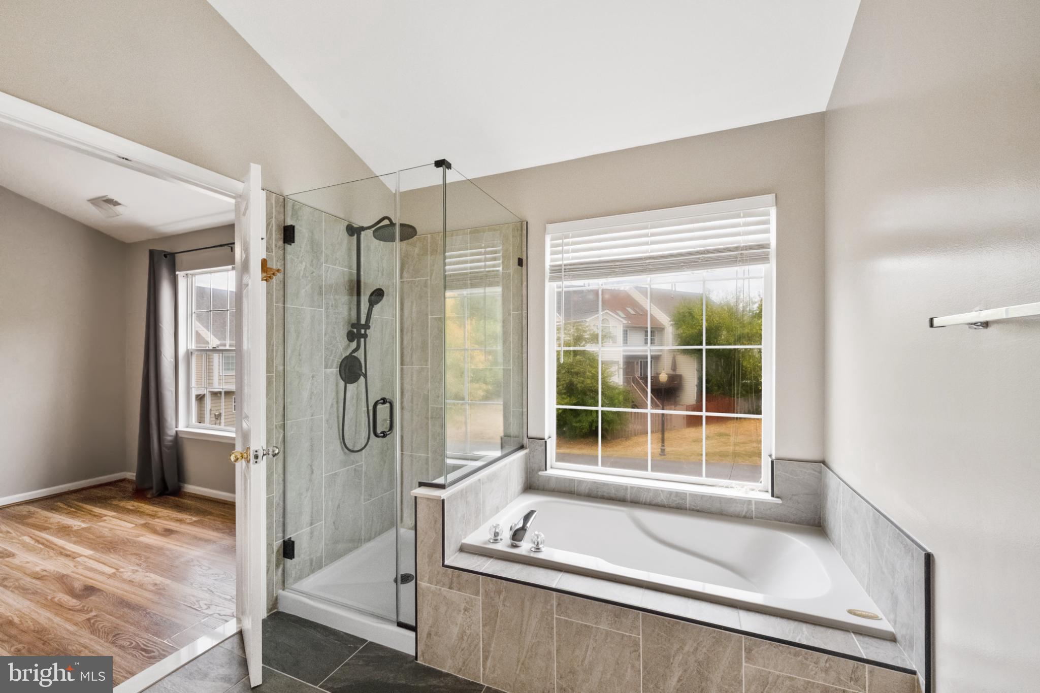 SOUTH RIDING - Residential