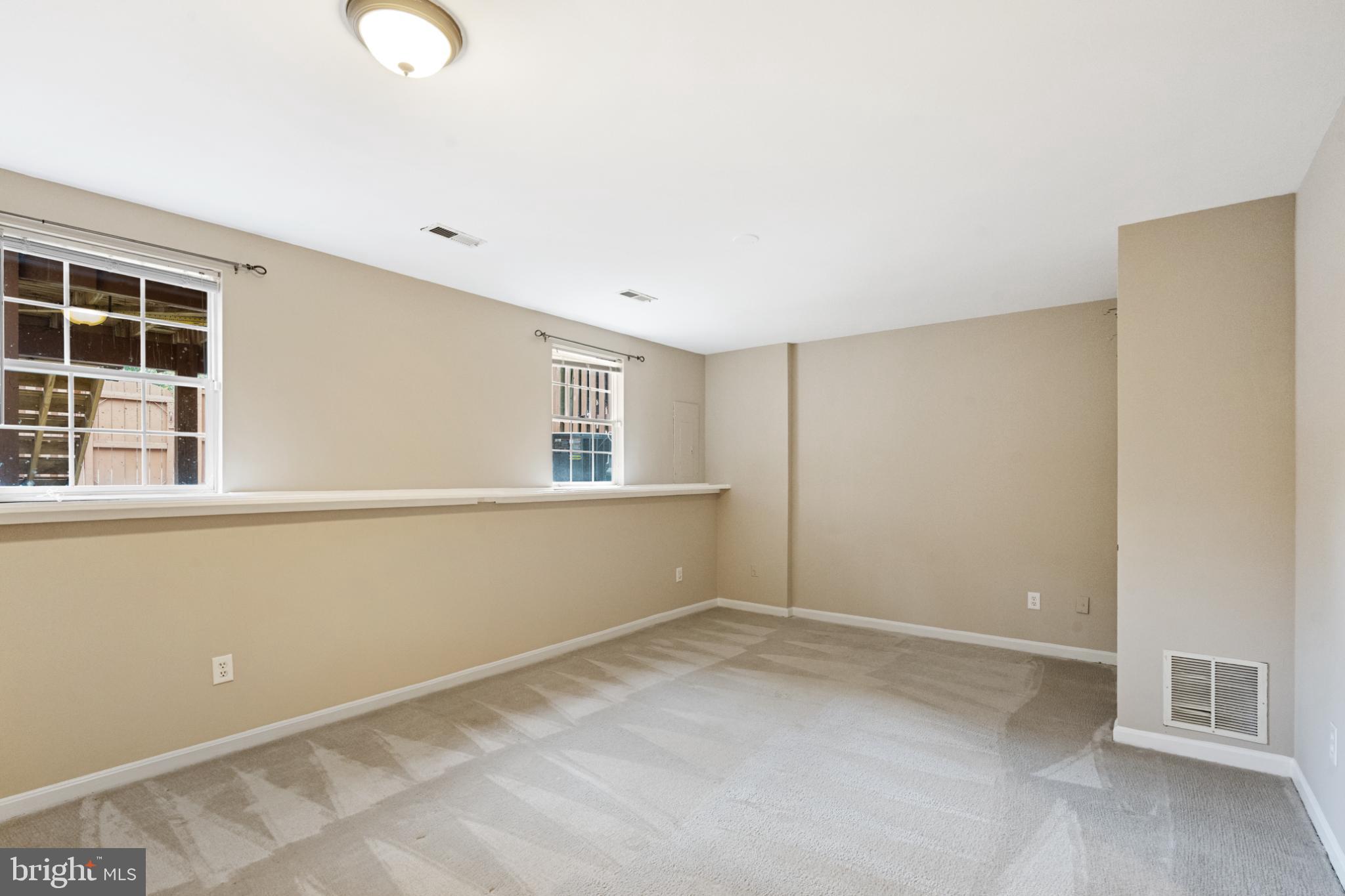 SOUTH RIDING - Residential