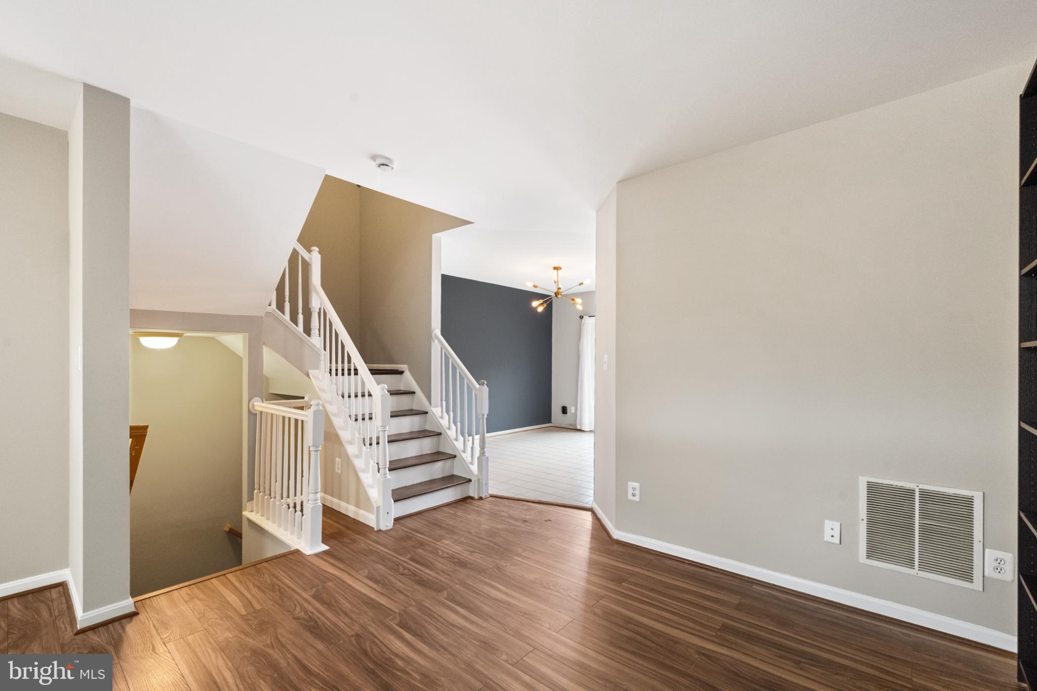 SOUTH RIDING - Residential