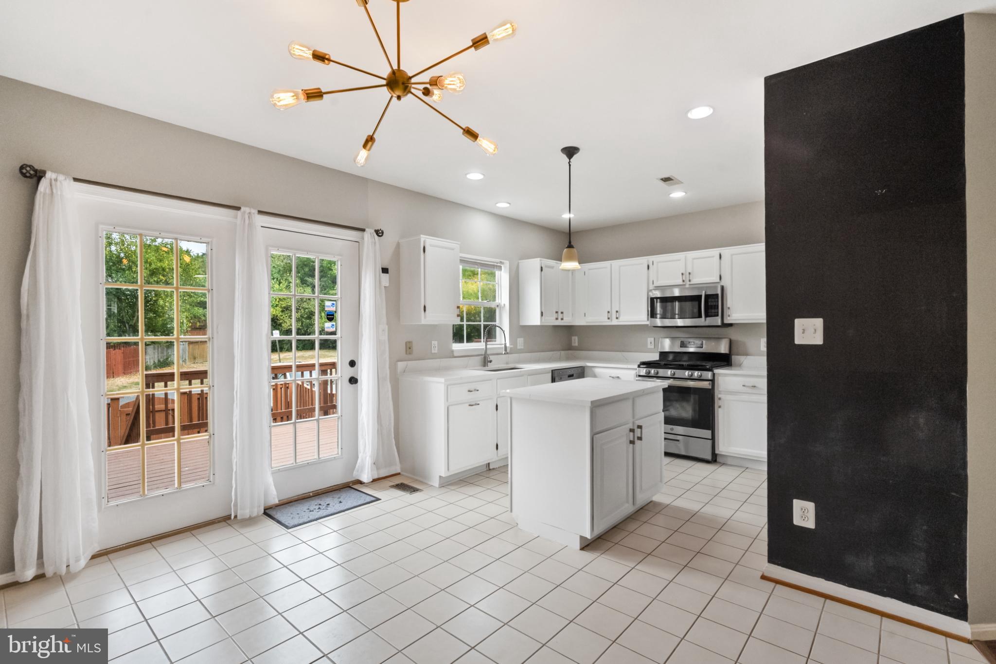 SOUTH RIDING - Residential