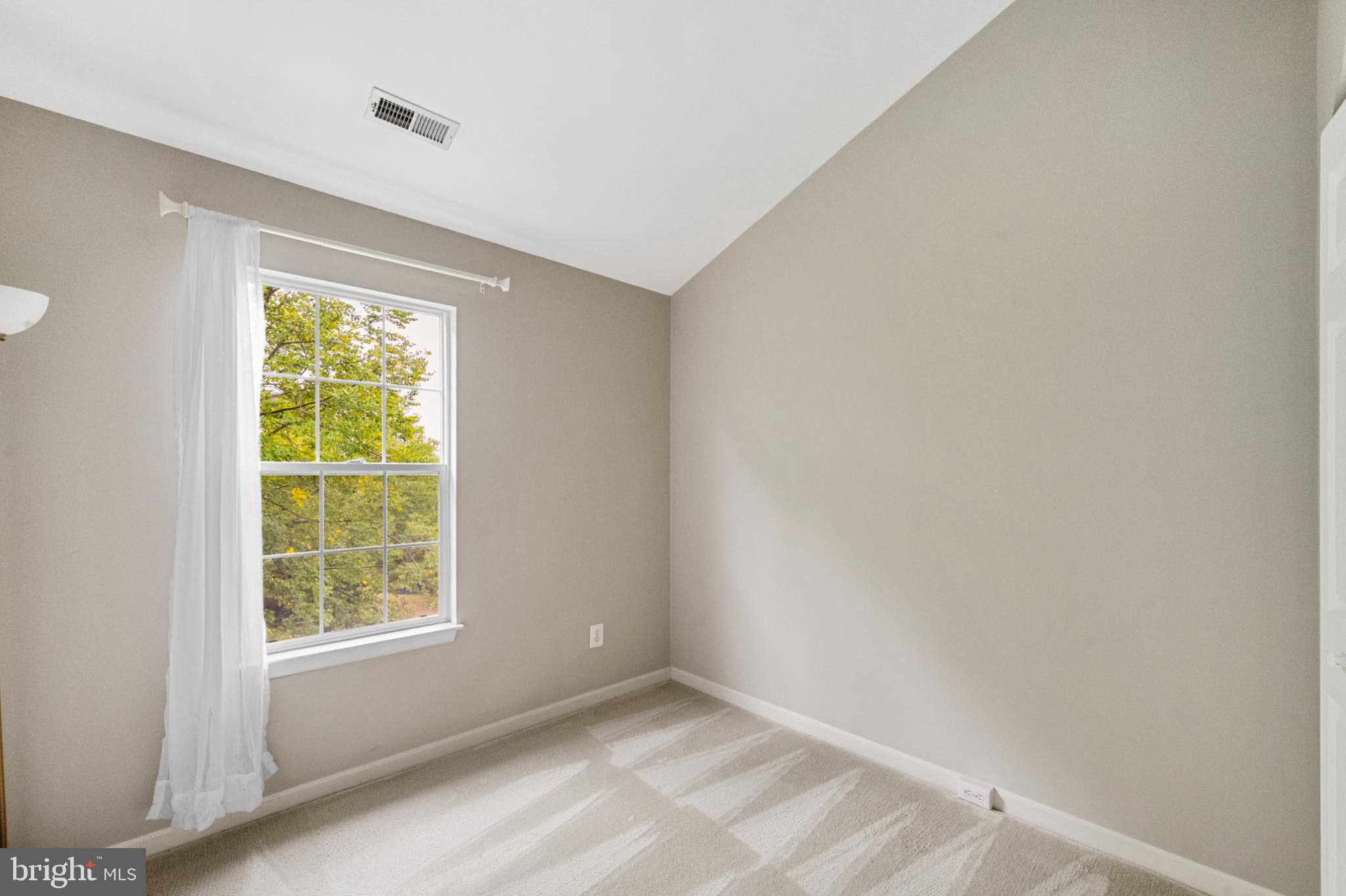 SOUTH RIDING - Residential