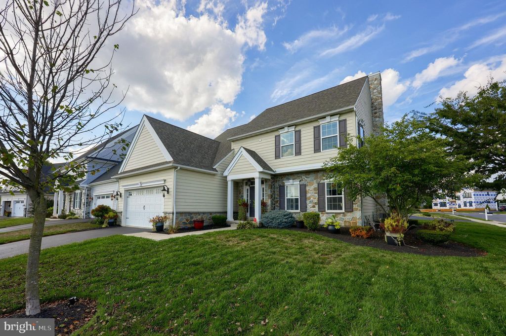 Photo of 674 WARMINSTER LN, LANCASTER, PA 17601 (MLS # PALA2041076)