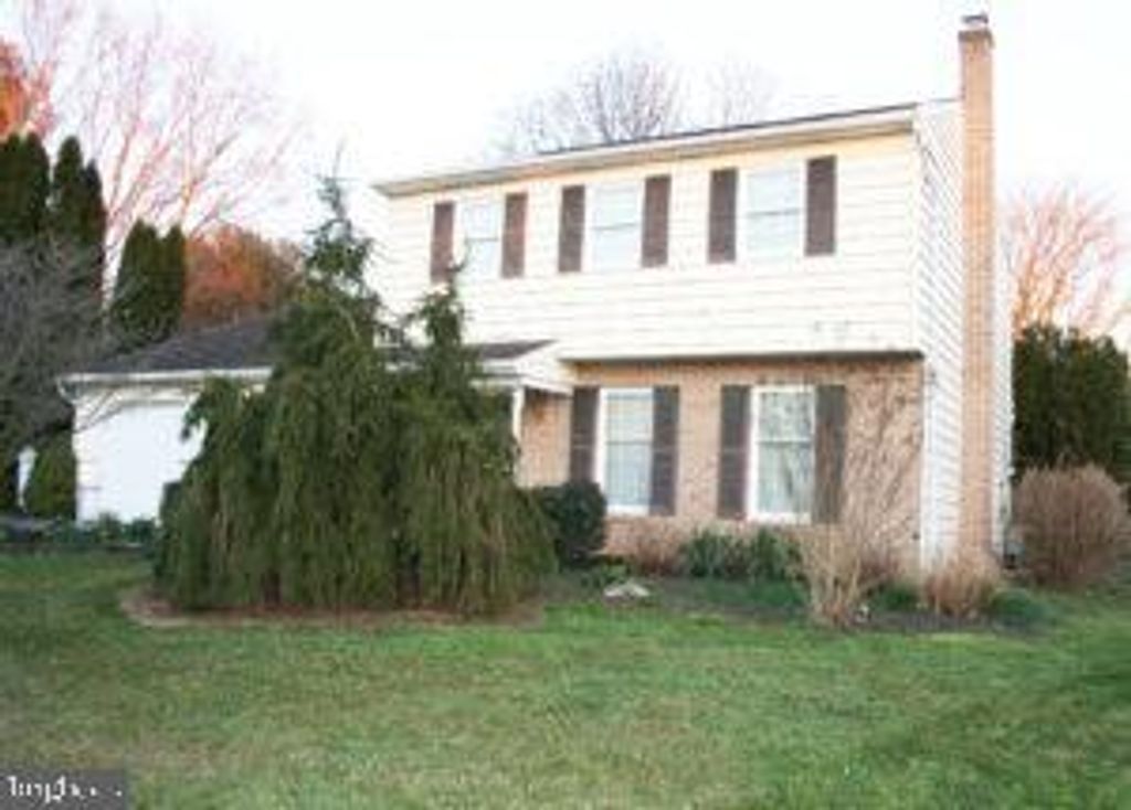 Photo of 5827 VAUGHN RD, EAST PETERSBURG, PA 17520 (MLS # PALA2031948)