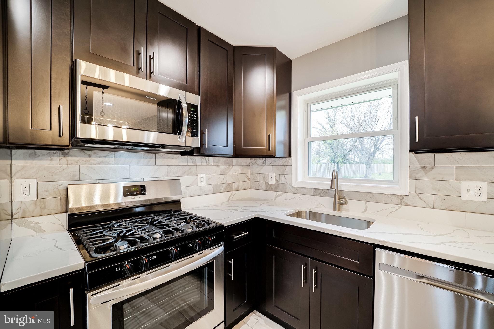 SUNSET MANOR - Residential Lease