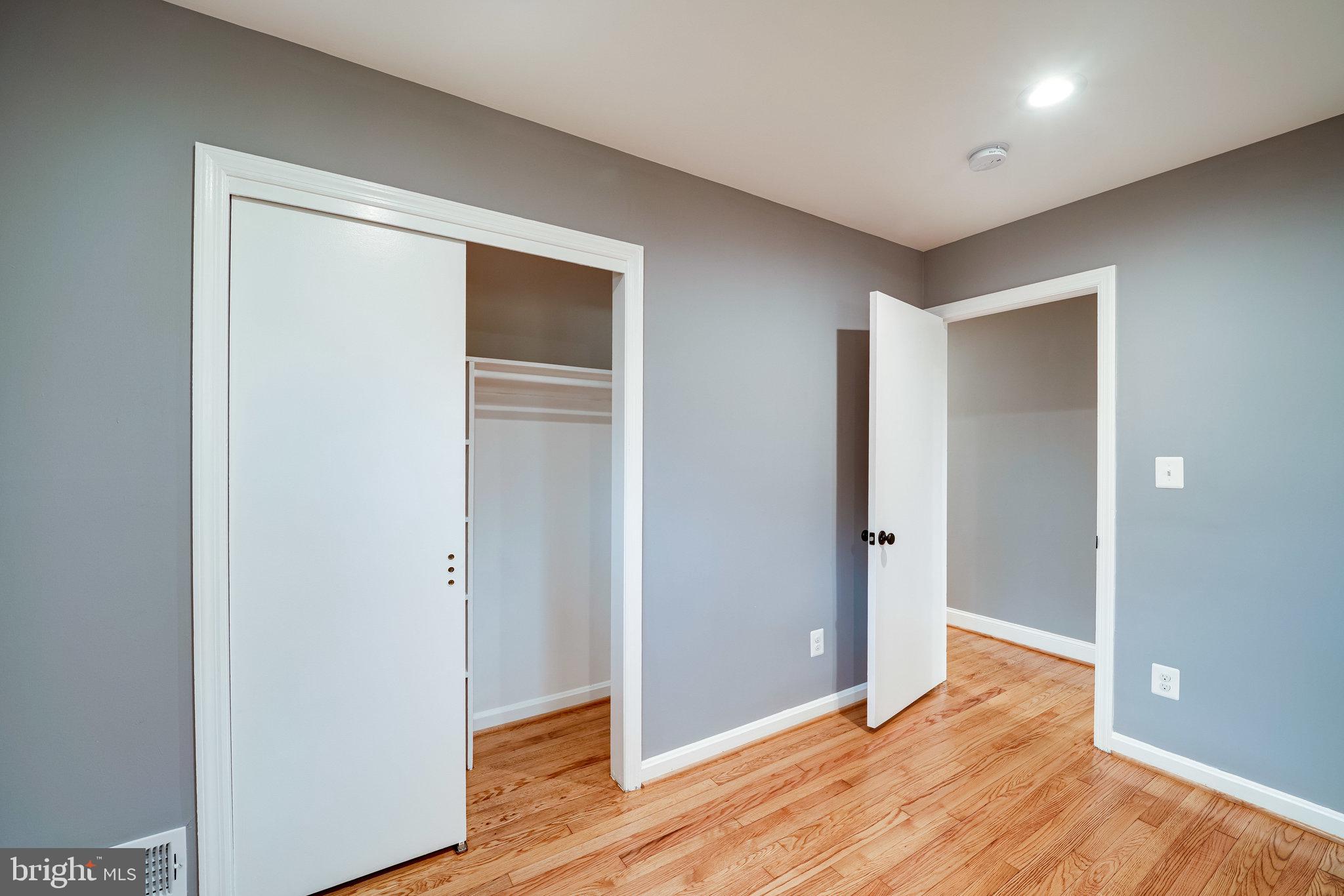 SUNSET MANOR - Residential Lease