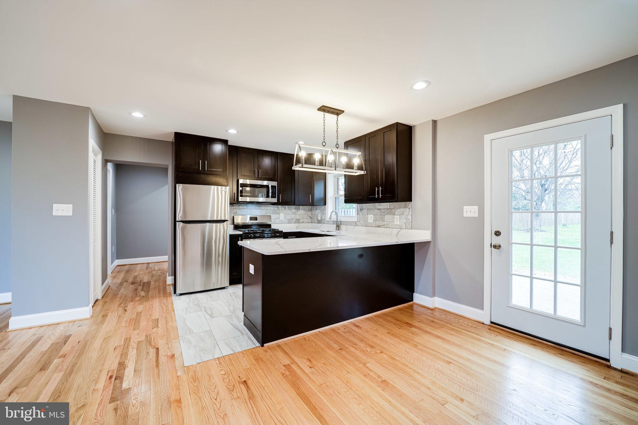 SUNSET MANOR - Residential Lease