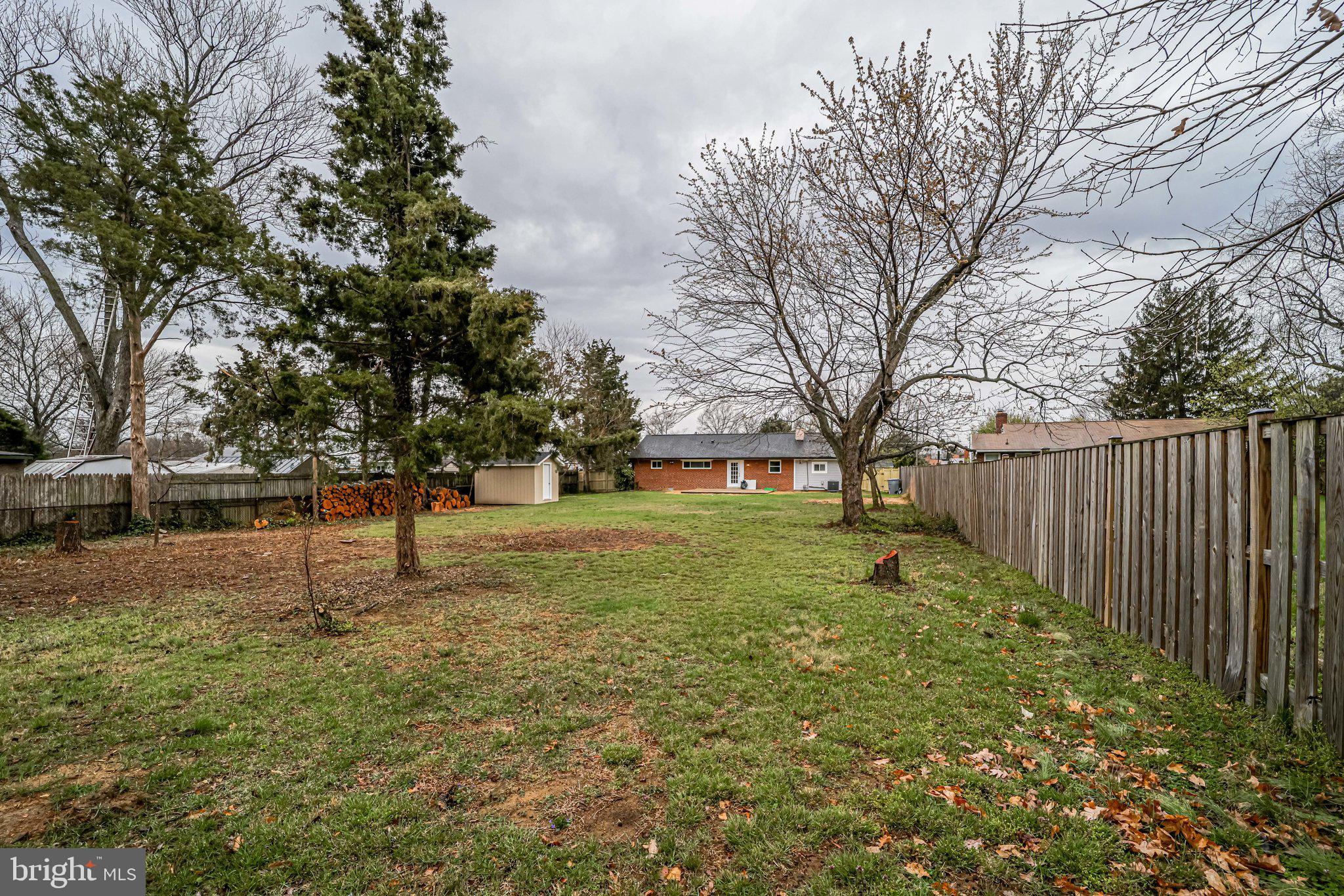 SUNSET MANOR - Residential Lease