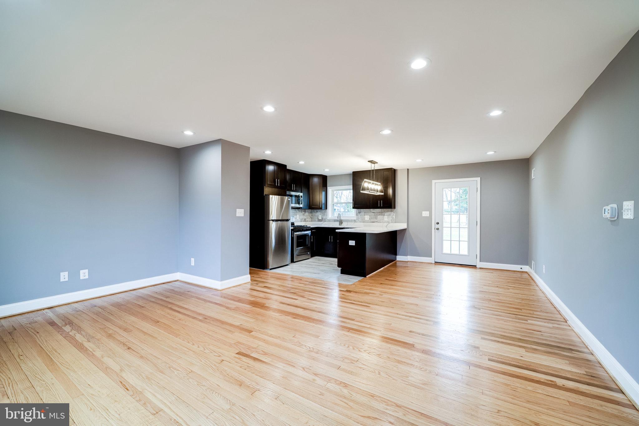 SUNSET MANOR - Residential Lease