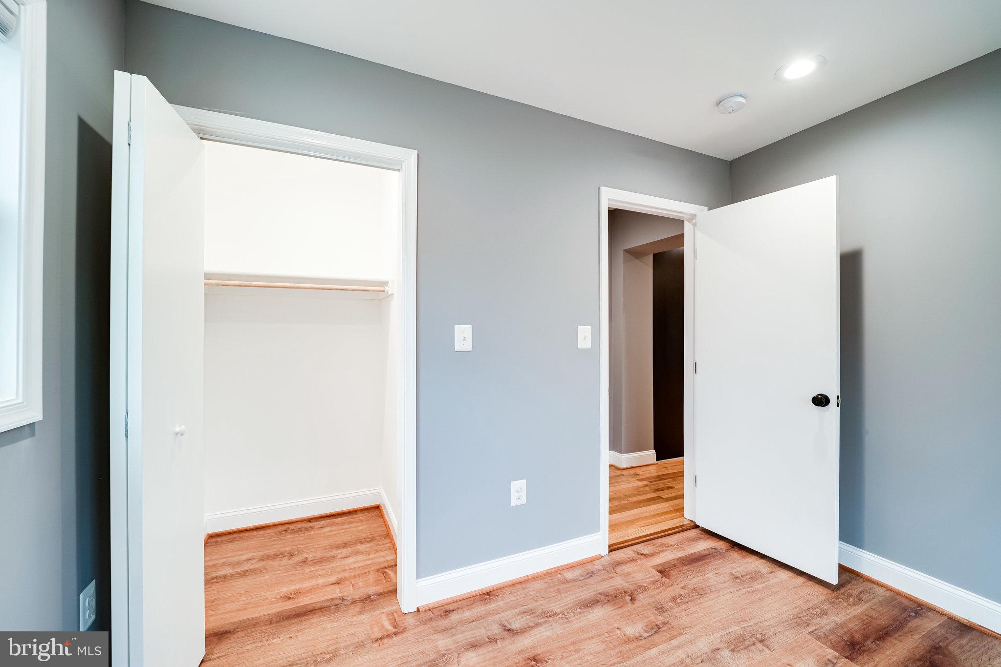 SUNSET MANOR - Residential Lease