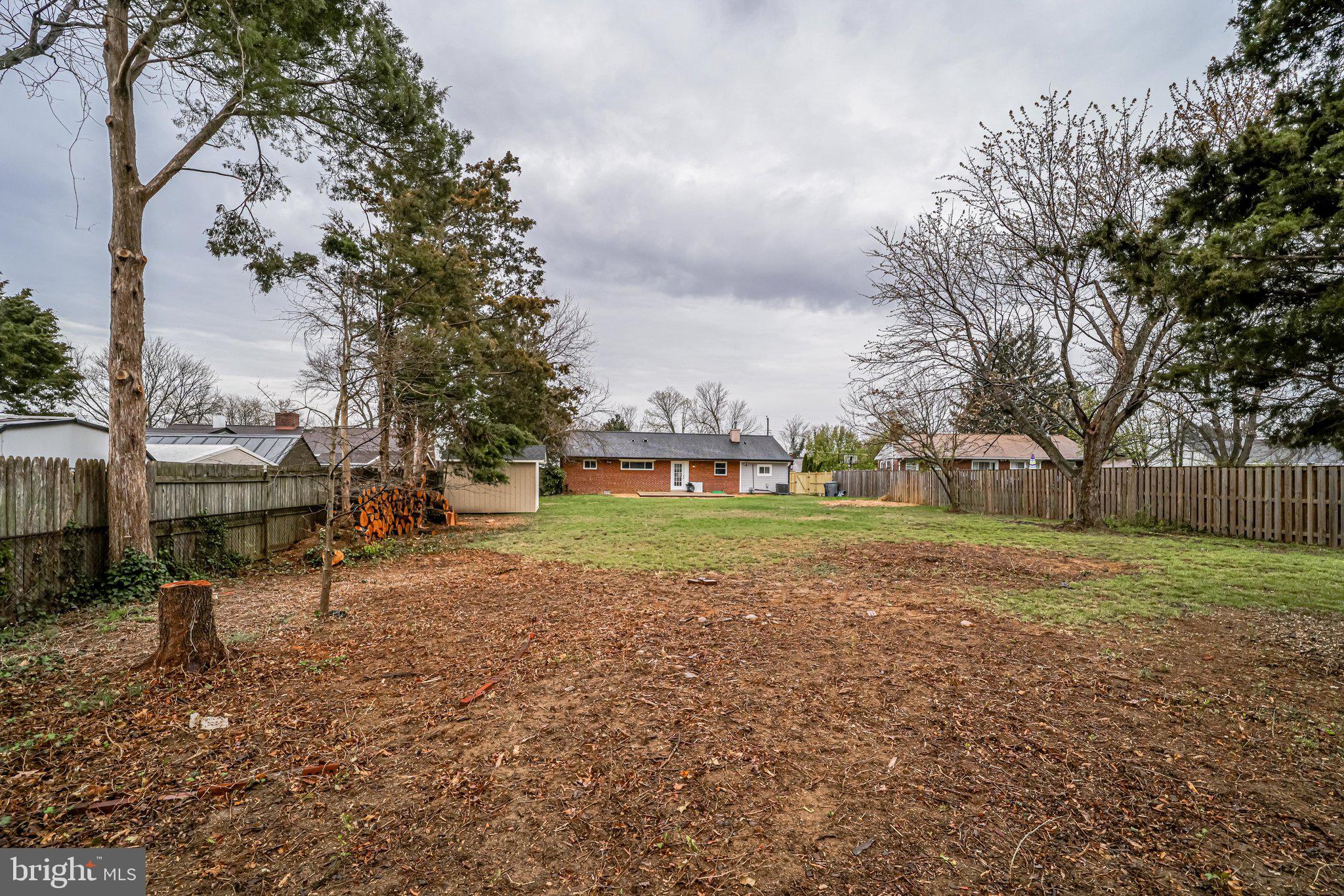 SUNSET MANOR - Residential Lease