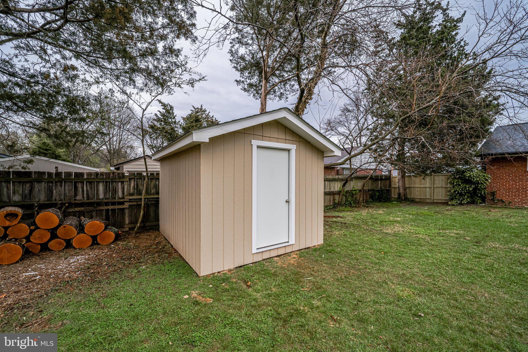 SUNSET MANOR - Residential Lease