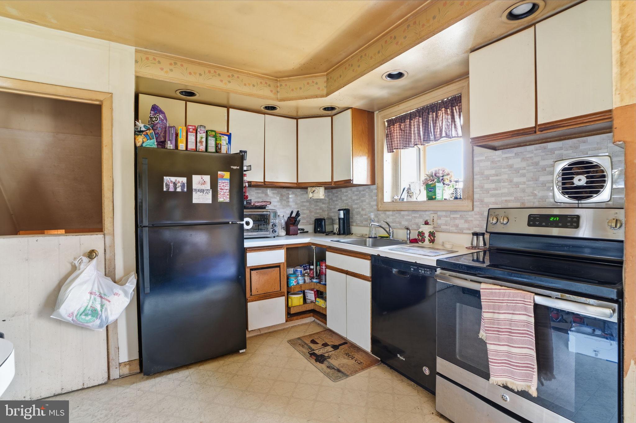 FEASTERVILLE HGTS - Residential