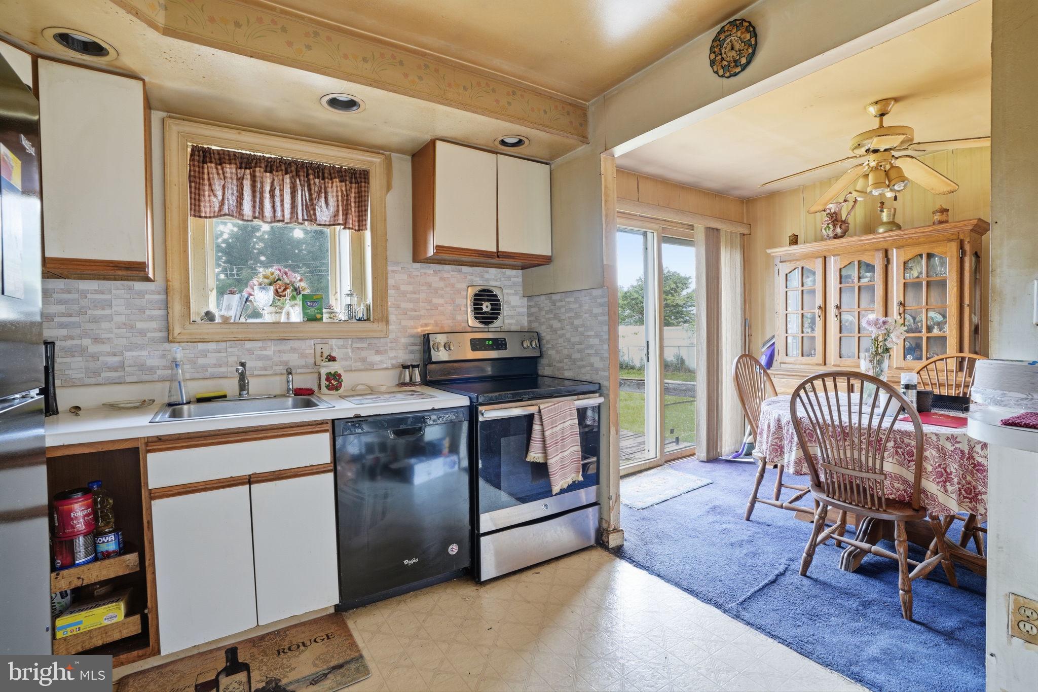 FEASTERVILLE HGTS - Residential