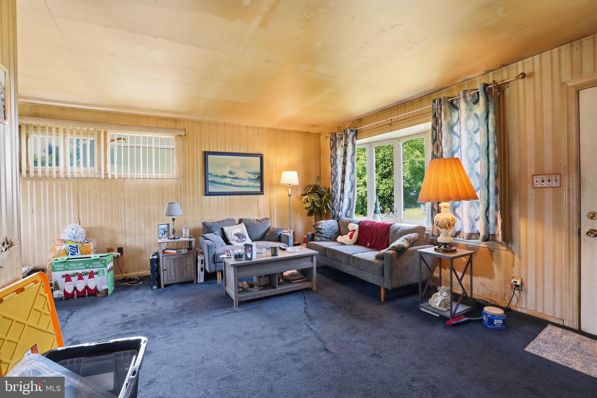 FEASTERVILLE HGTS - Residential
