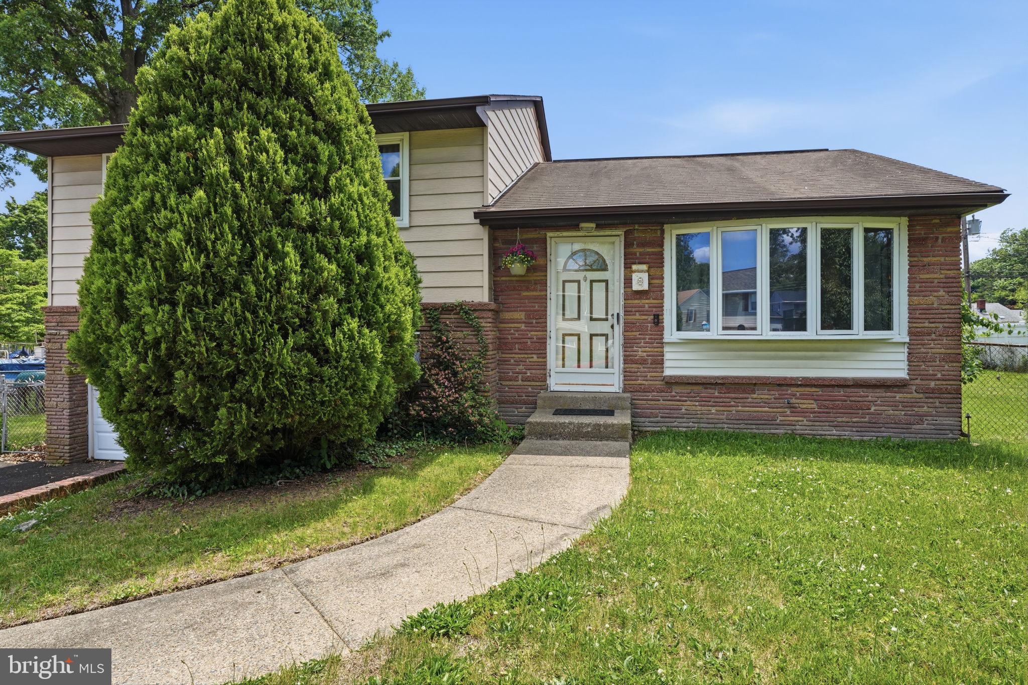 FEASTERVILLE HGTS - Residential