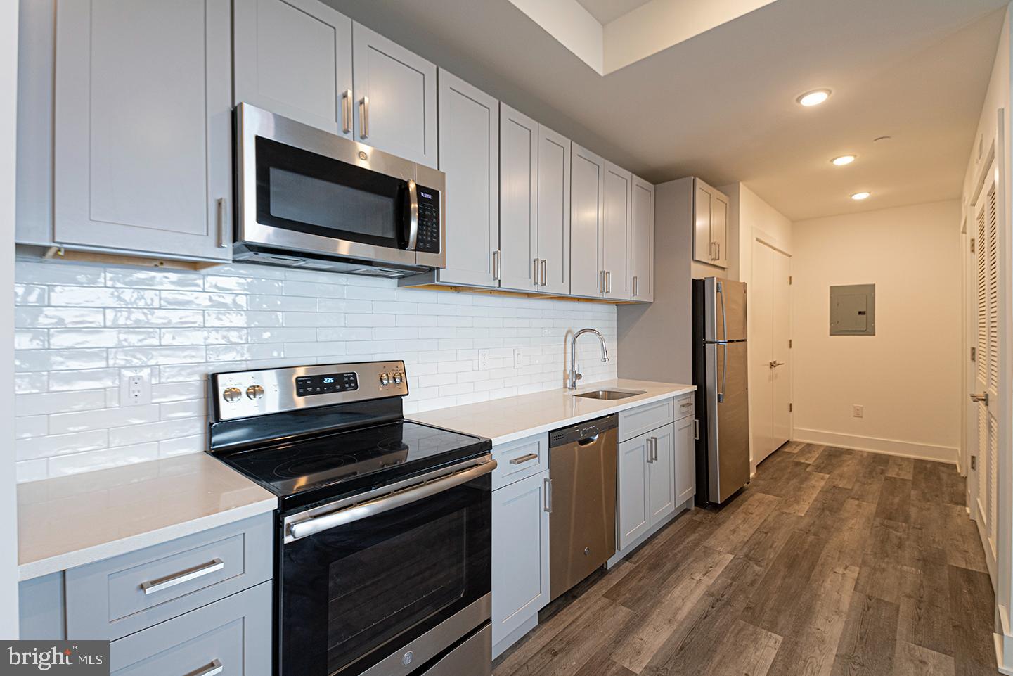 LOFT DISTRICT - Residential Lease