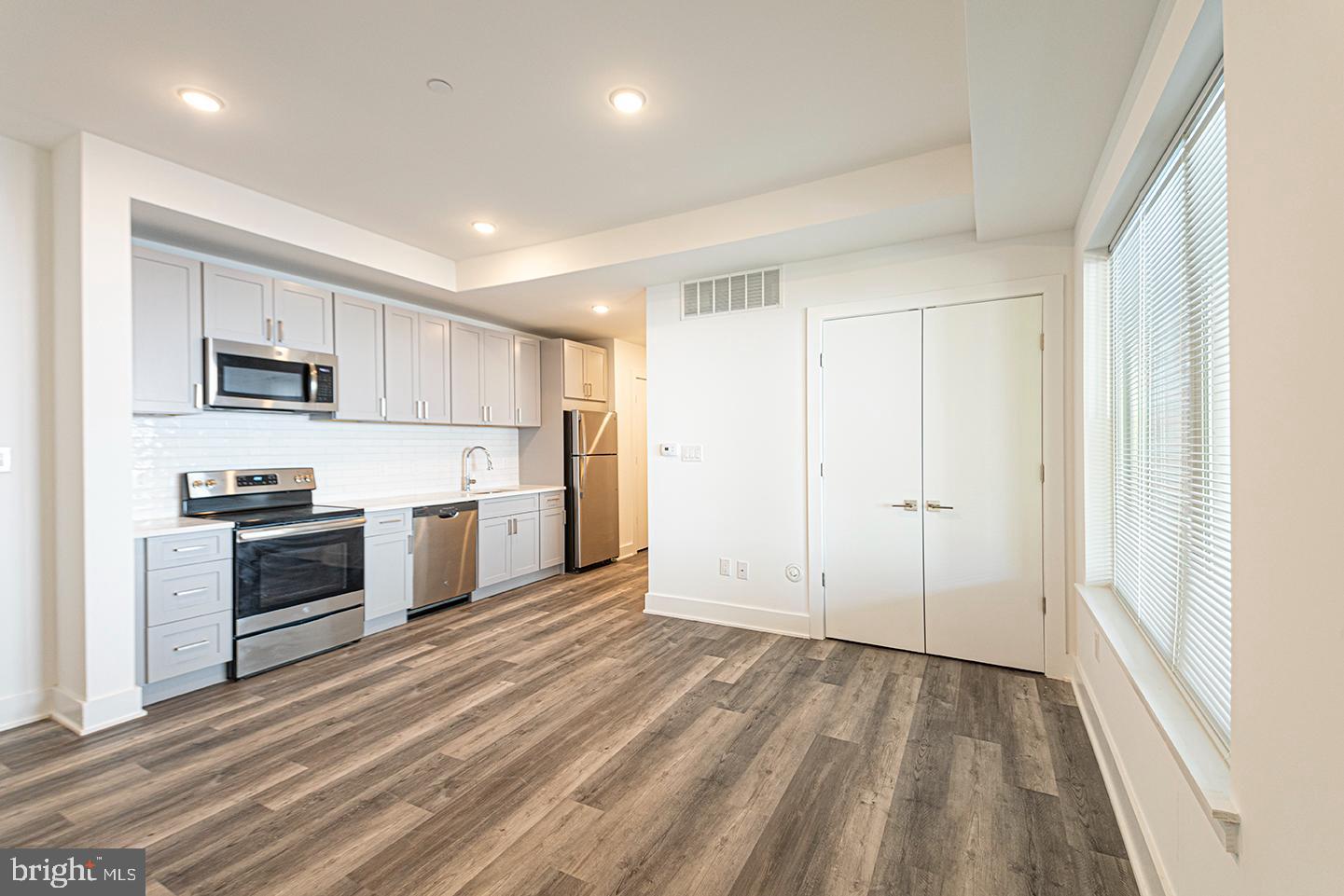 LOFT DISTRICT - Residential Lease