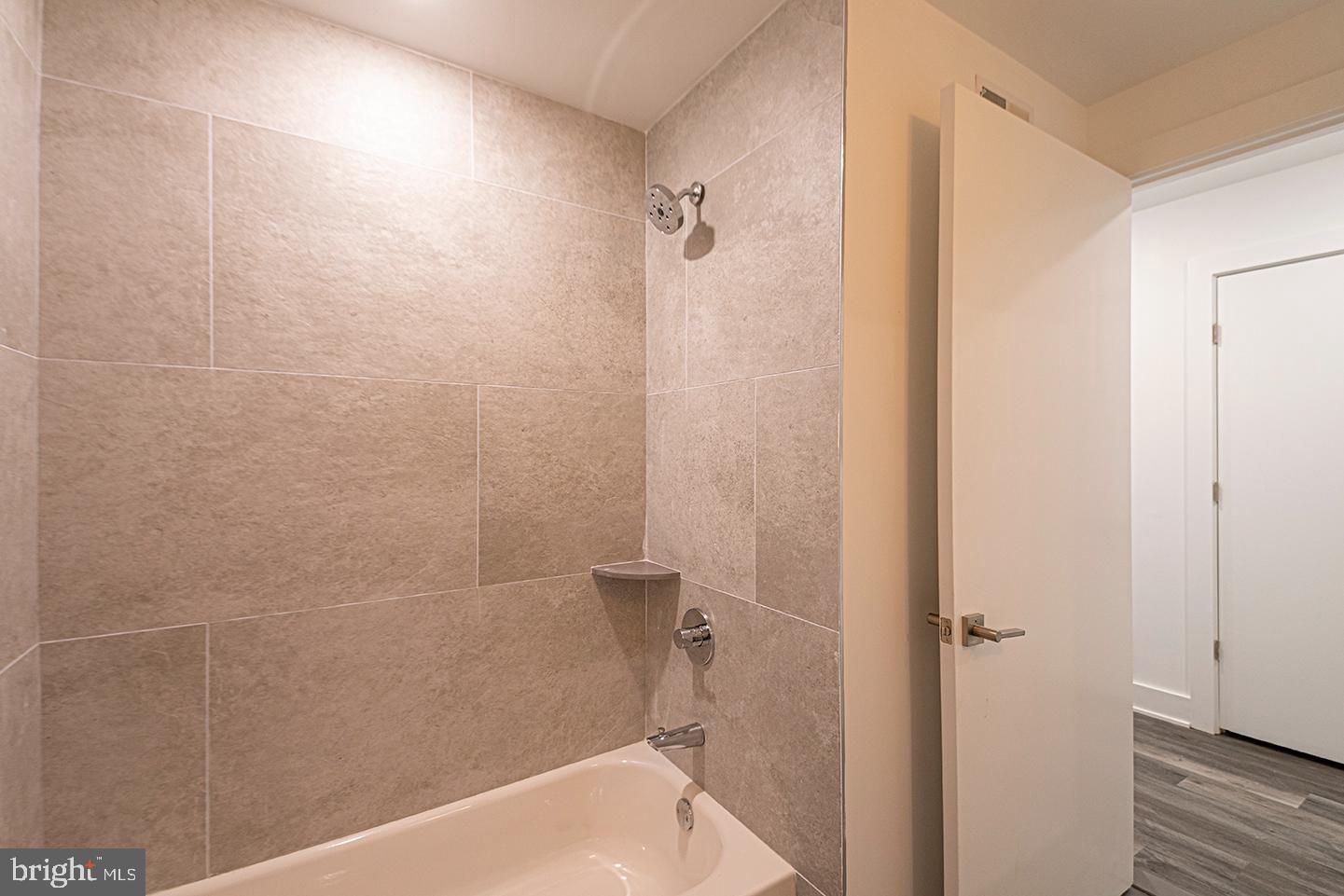 LOFT DISTRICT - Residential Lease