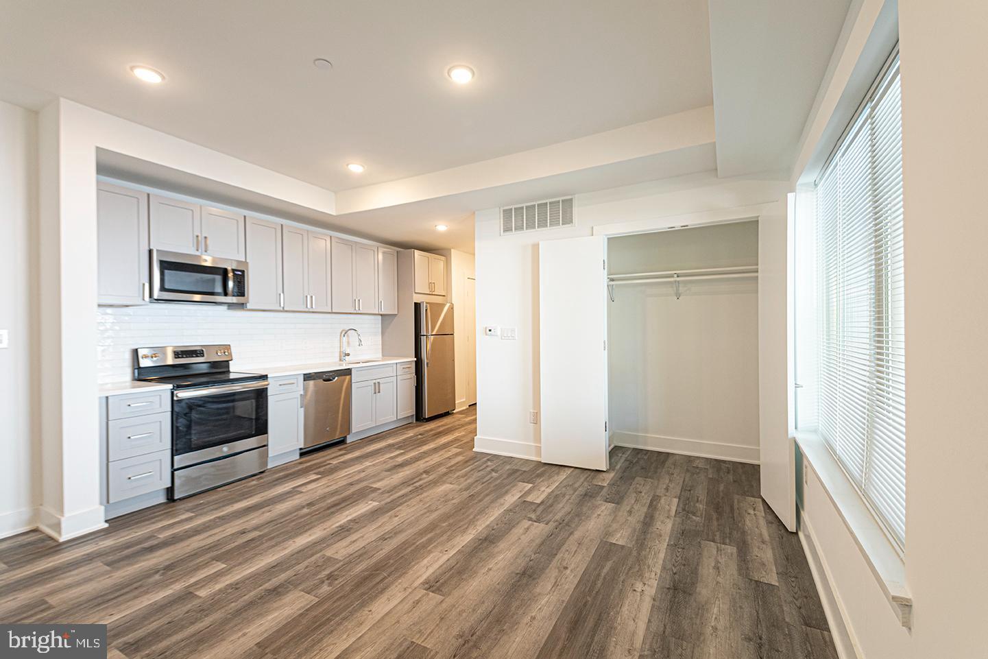 LOFT DISTRICT - Residential Lease