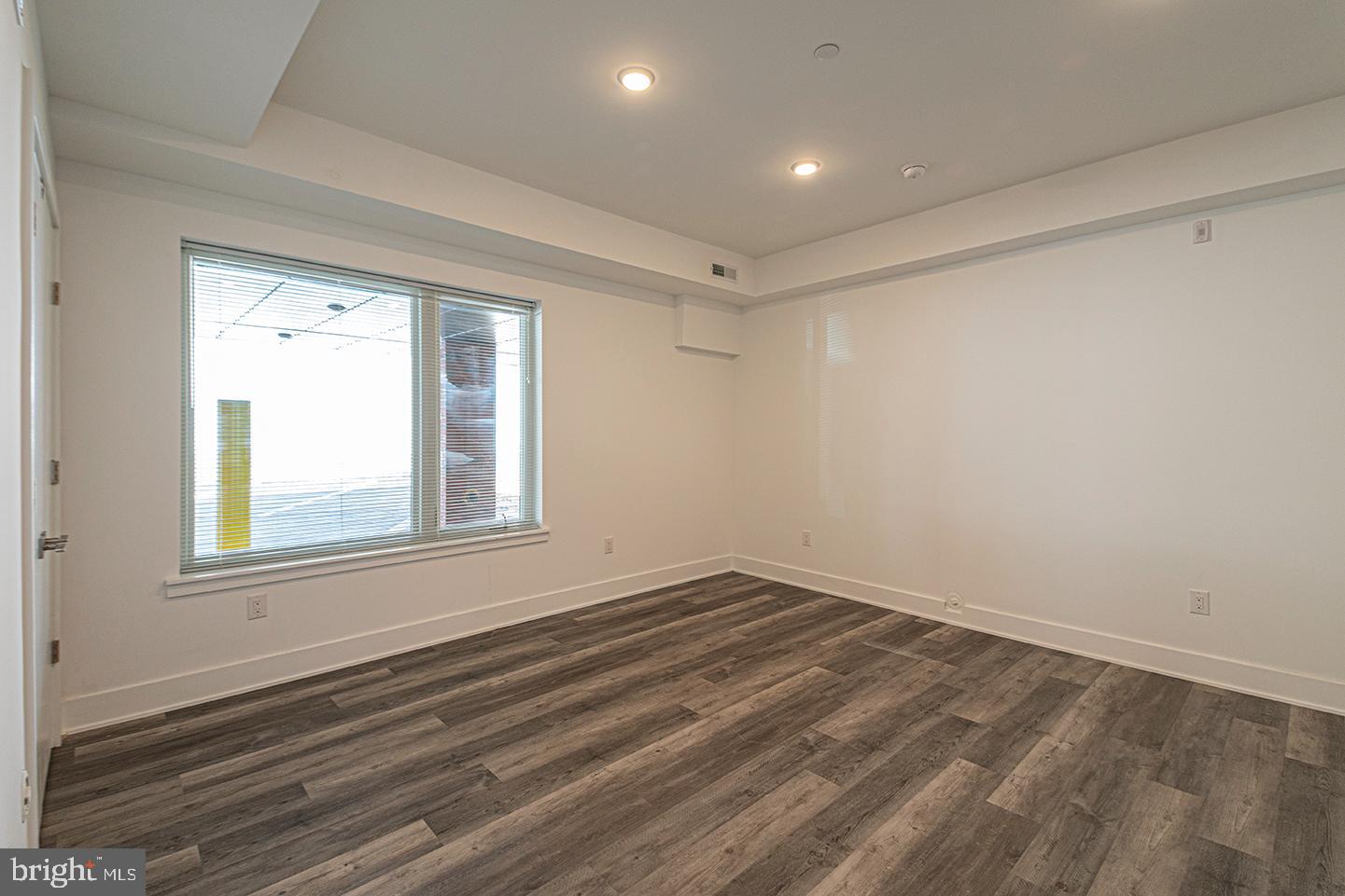 LOFT DISTRICT - Residential Lease