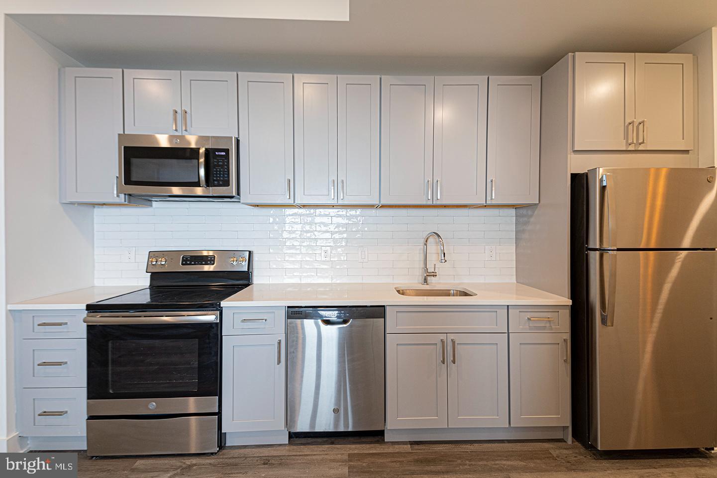 LOFT DISTRICT - Residential Lease