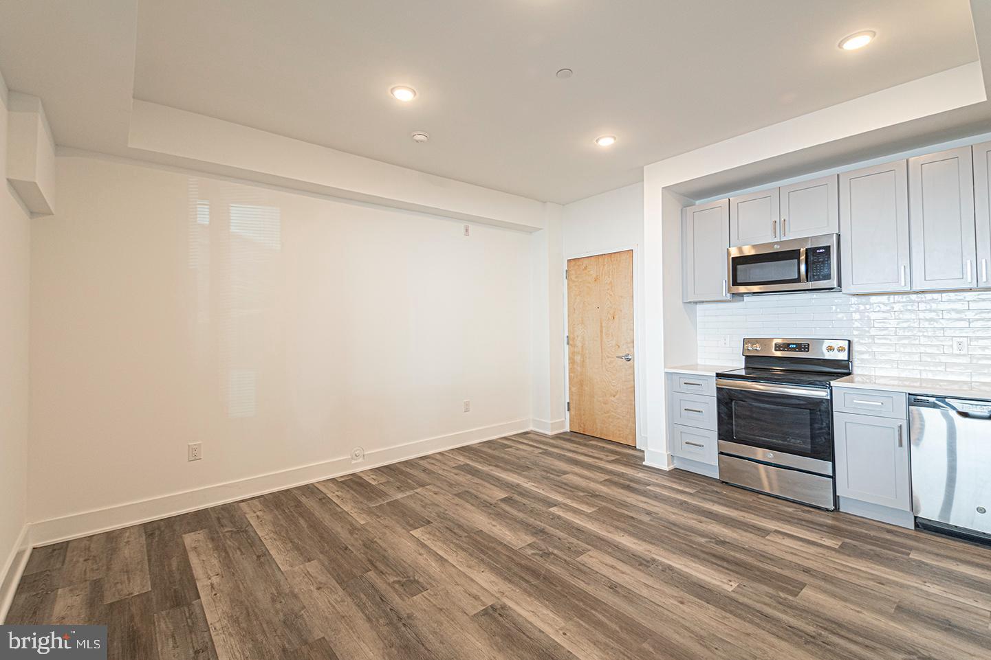 LOFT DISTRICT - Residential Lease