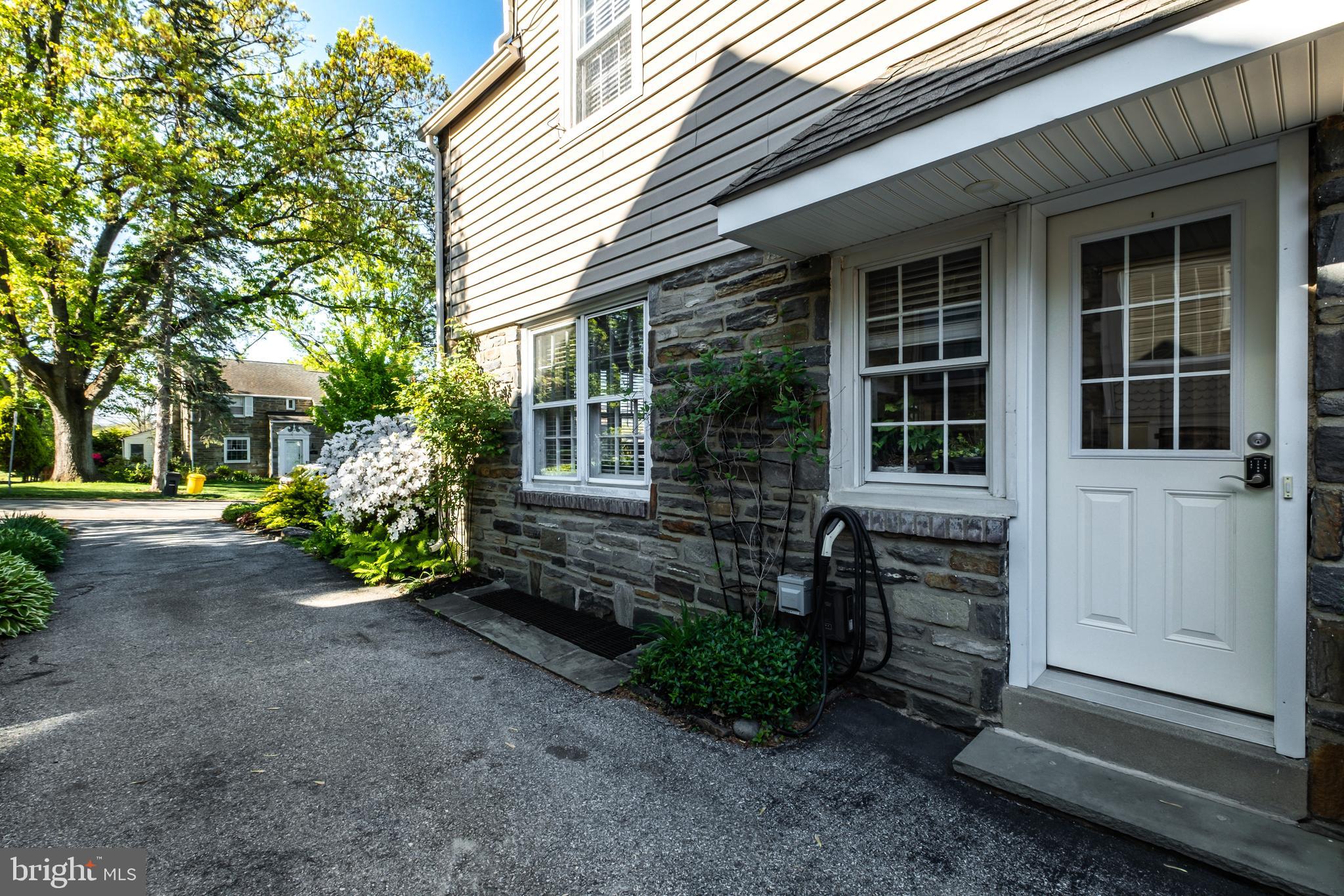 18 W AMHERST ROAD