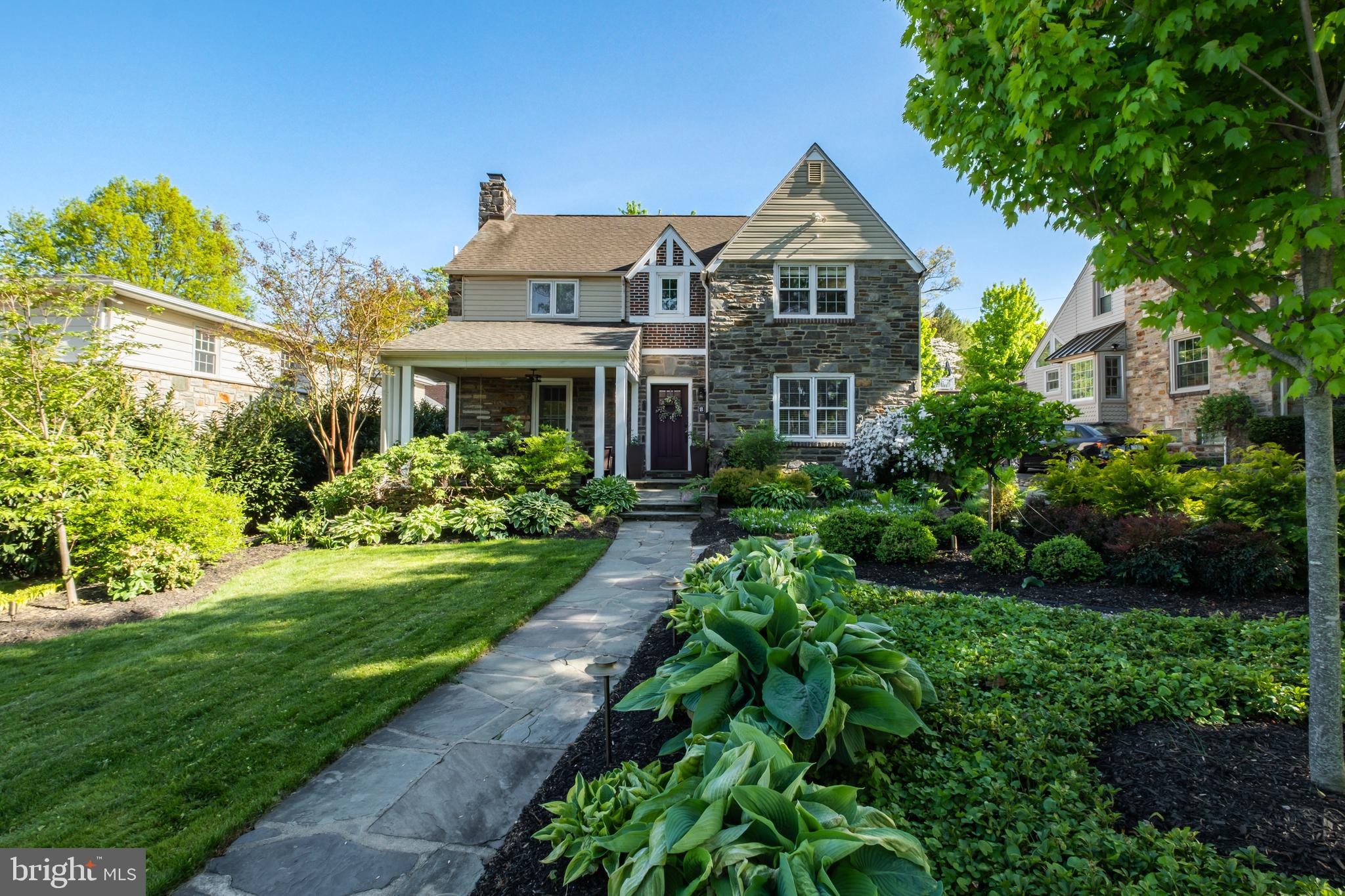 18 W AMHERST ROAD